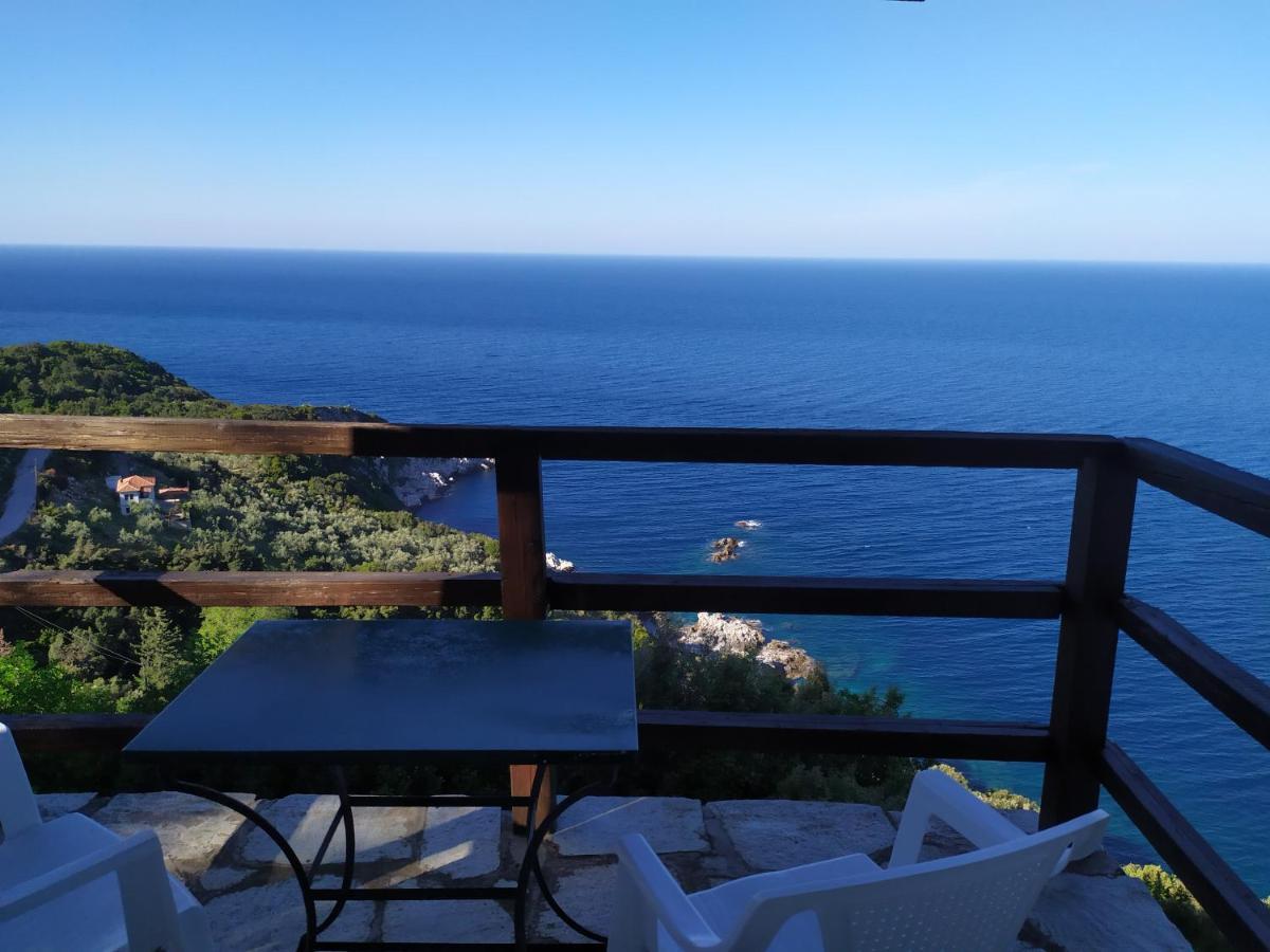 Double Studio Room By The Sea Tsagarada Exterior photo